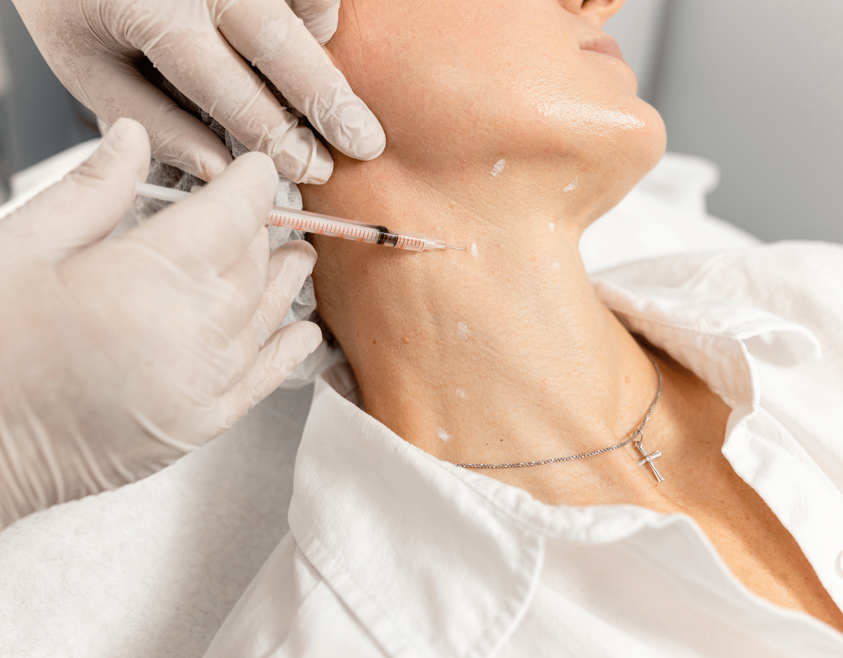 NEFERTITI NECK LIFT